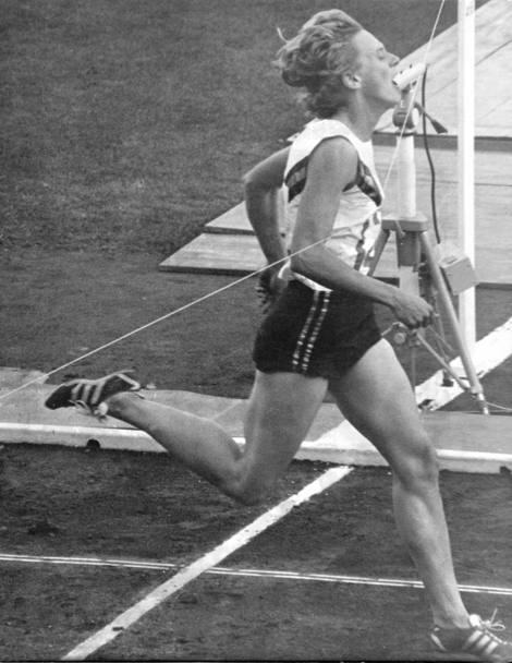 17 ottobre del 1964: Betty si laurea campionessa olimpica sui 400 metri ai Giochi di Tokyo (Ap)
